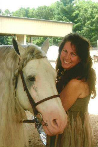 Lisa Kretschmer with white horse